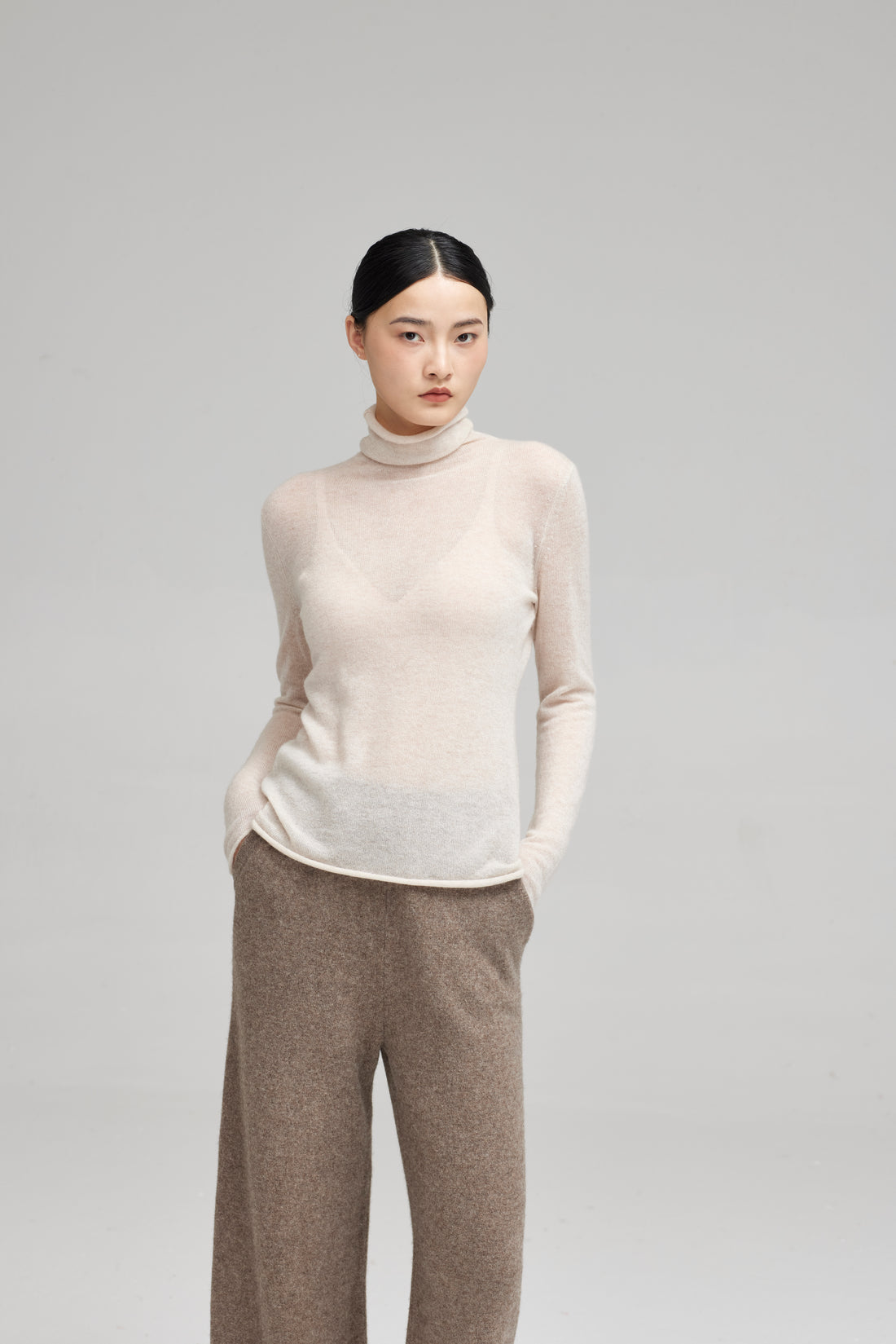 【Wellness】Lightweight 100% cashmere turtle neck top
