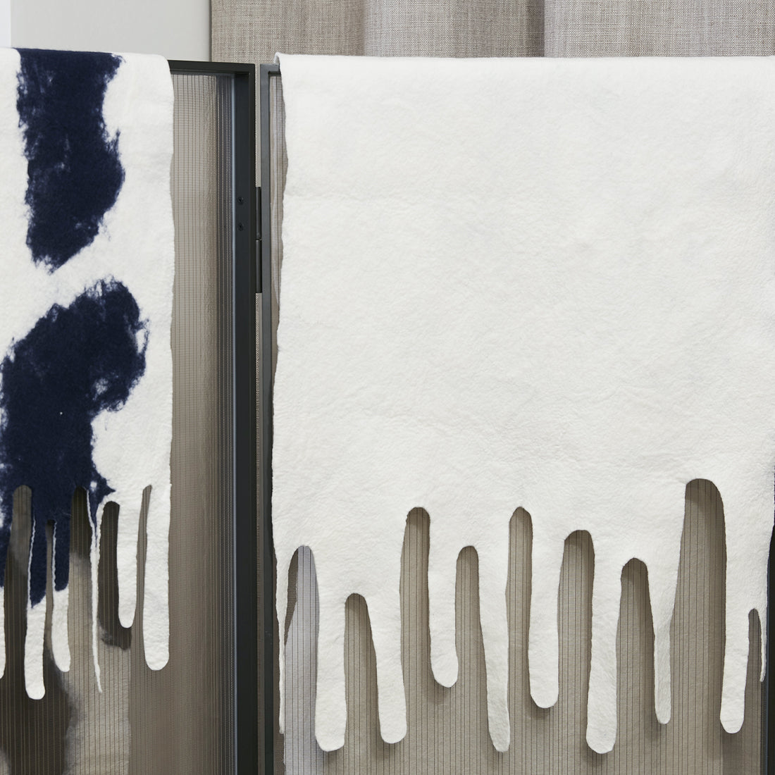 FRINGY cashmere felt scarf