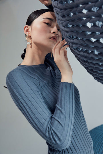 Slim-fitting 100% cashmere jumper