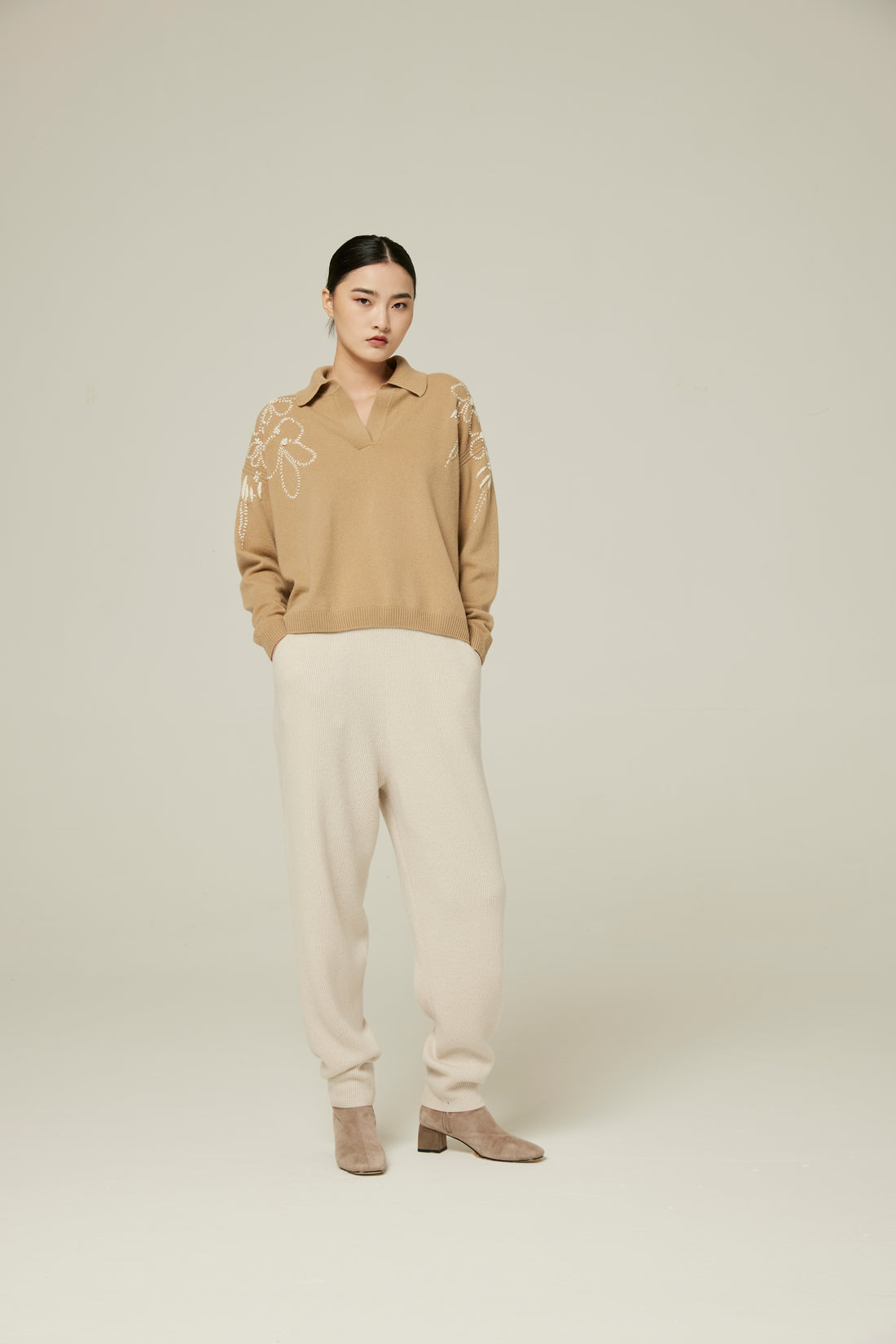 Women's tapered cashmere trousers