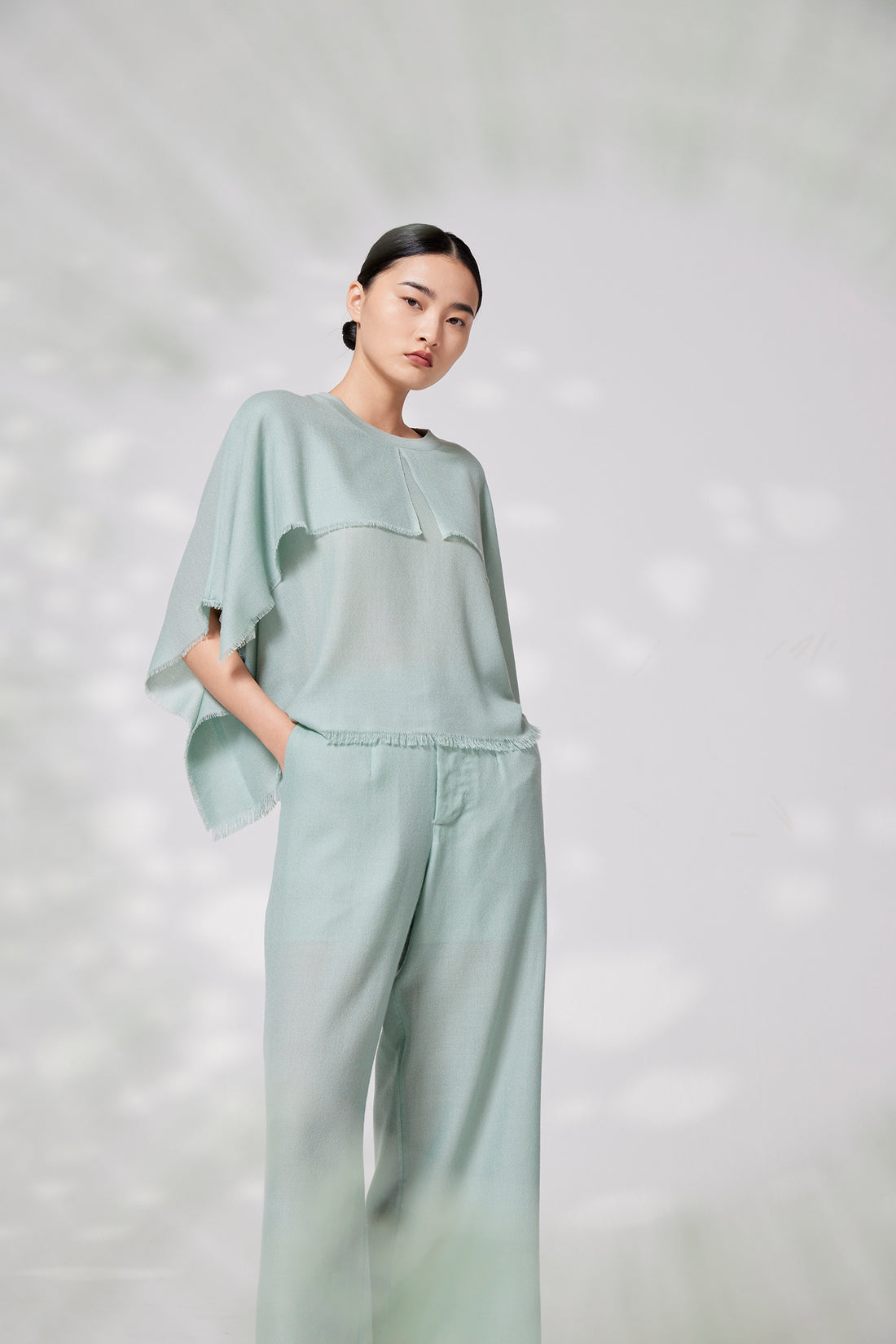 Women's super fine cashmere cape-style crewneck top