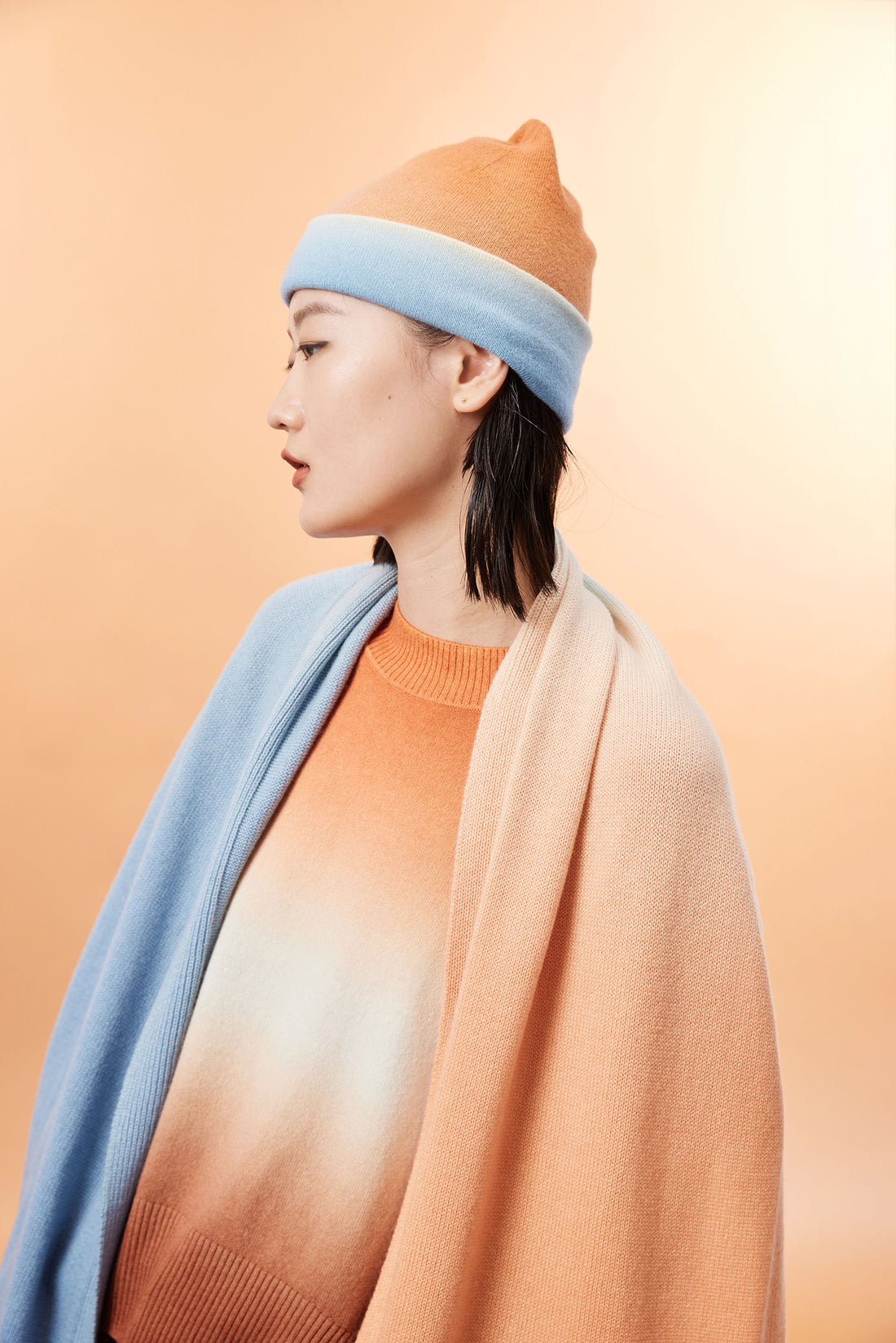 Two-sided reversable dip-dyed cashmere hat